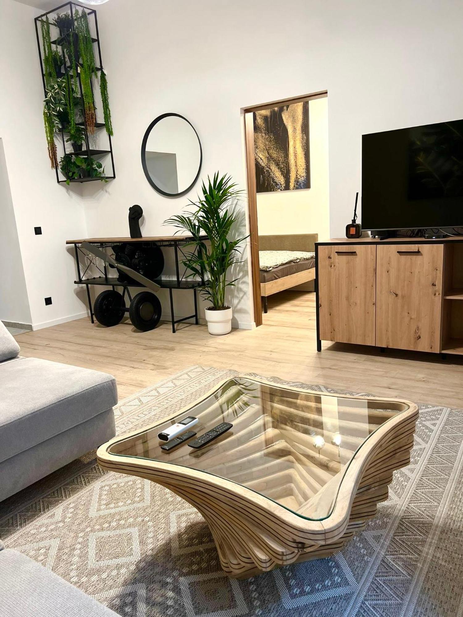 Heart Of Premium Apartment, Center